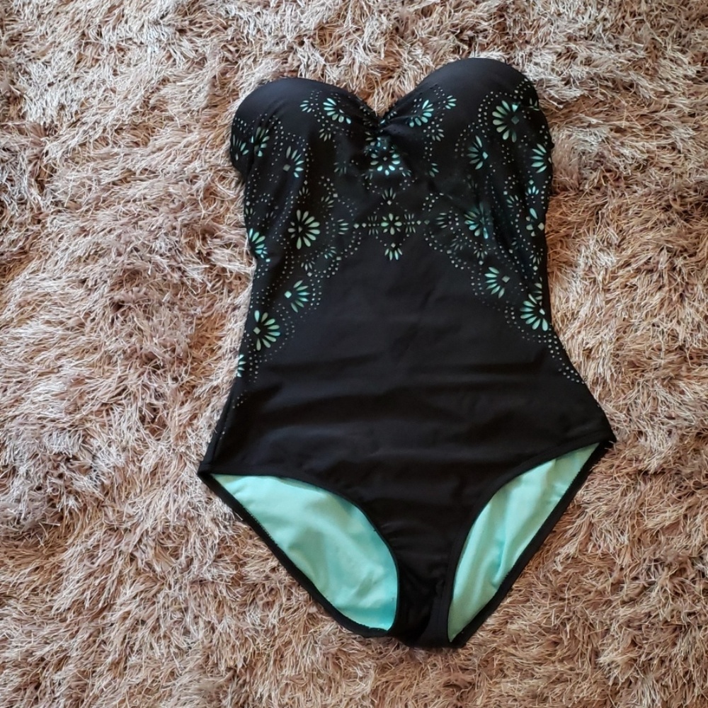 Swimming suit
